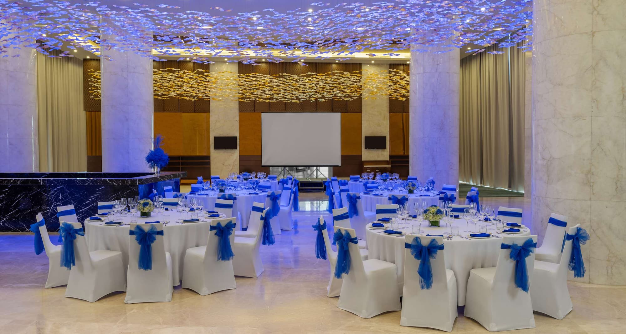 Radisson Blu Resort, Phu Quoc - Alumi Lounge
