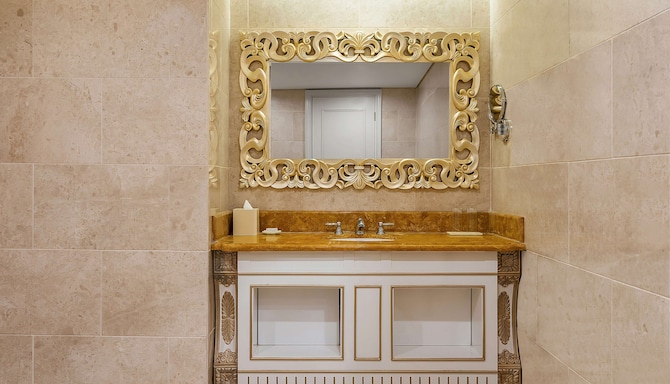 Radisson Blu Resort, Phu Quoc - Suite bathroom