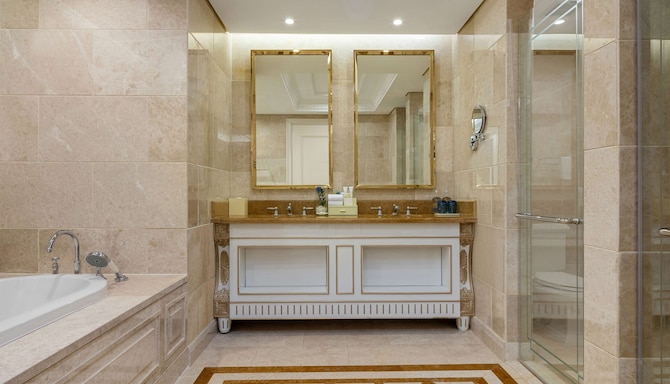 Radisson Blu Resort, Phu Quoc - Apartment bathroom