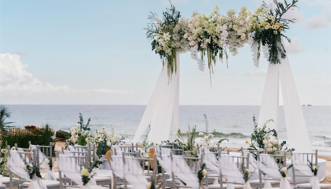Radisson Blu Resort, Phu Quoc - Wedding on the beach