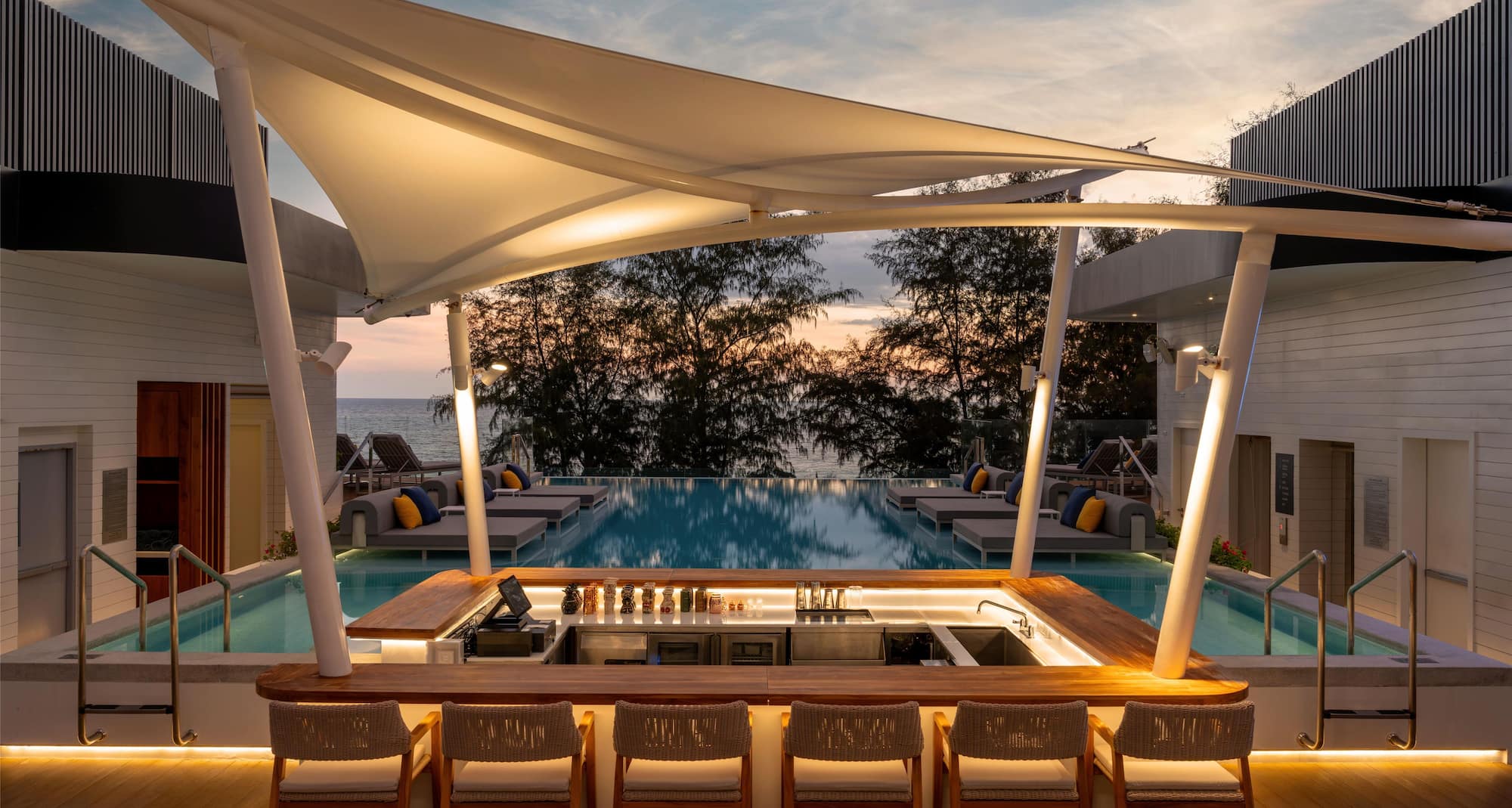 Radisson Blu Resort Phuket, Mai Khao Beach - Luana on Sii