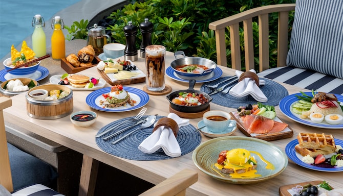 Radisson Blu Resort Phuket, Mai Khao Beach - Boardwalk Breakfast