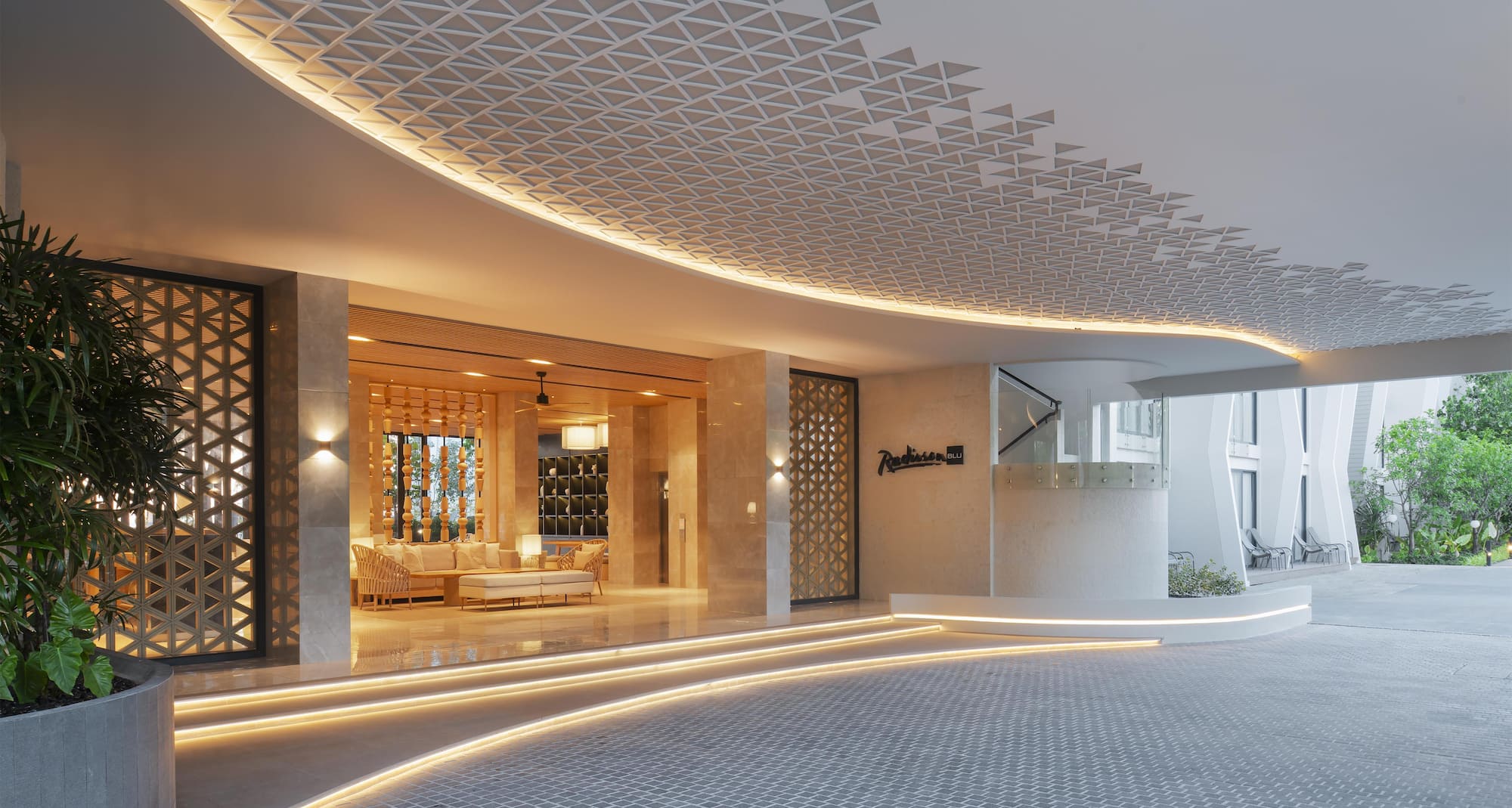 Radisson Blu Resort Phuket, Mai Khao Beach - Lobby