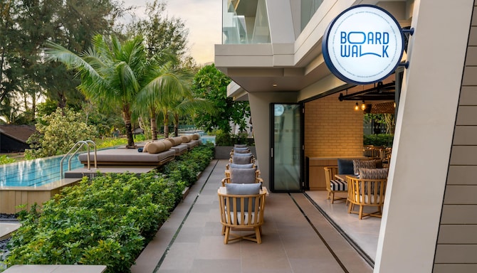 Radisson Blu Resort Phuket, Mai Khao Beach - Boardwalk Restaurant
