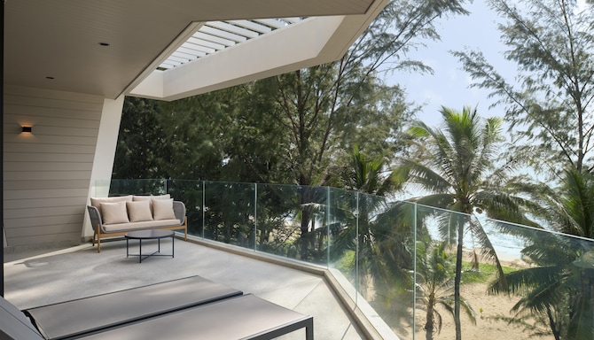 Radisson Blu Resort Phuket, Mai Khao Beach - Suite Ocean Front with Balcony