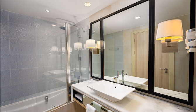 Radisson Blu Resort, Saidia Beach - Guest Bathroom