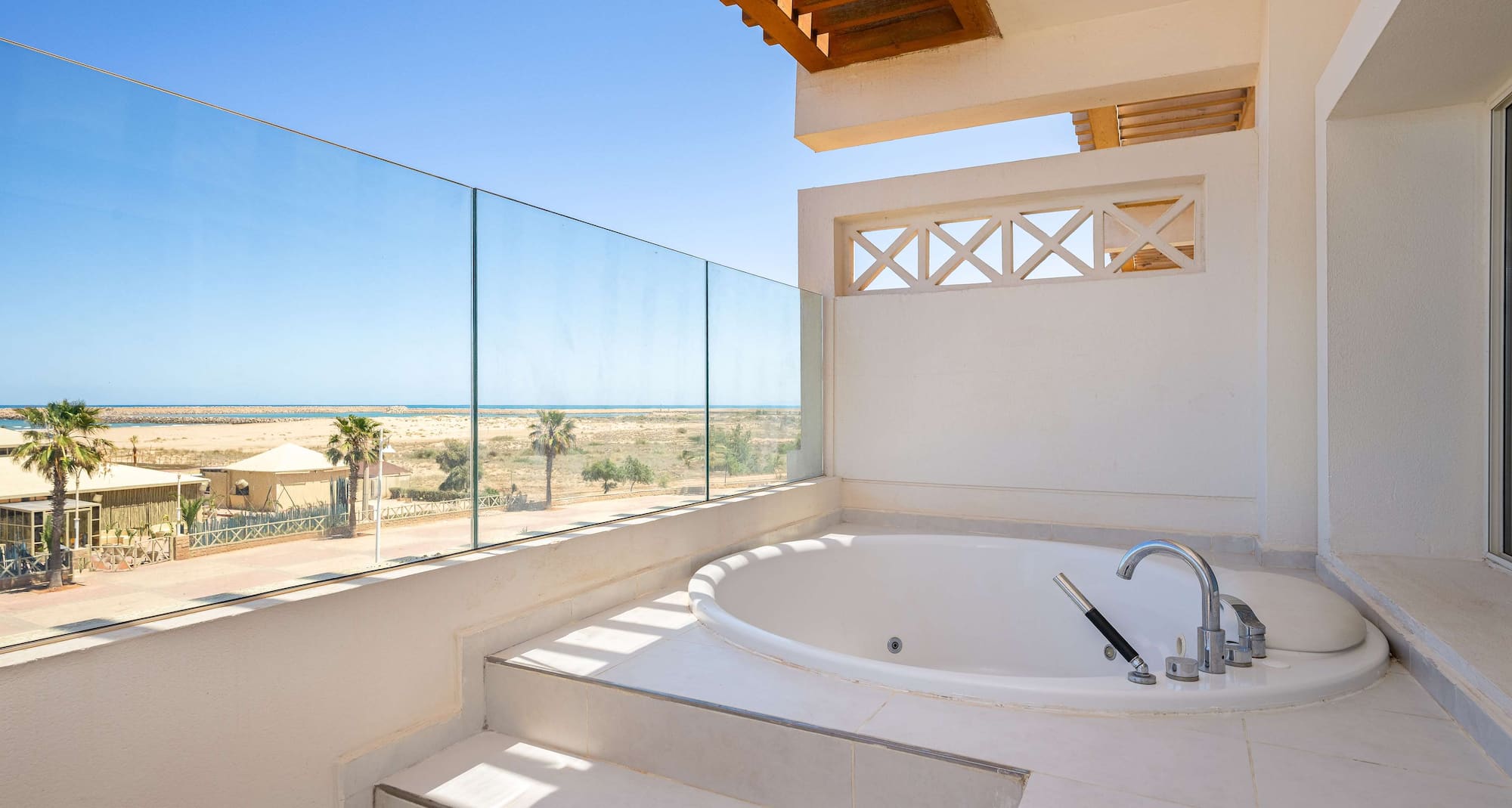 Suite Royale – Front de Mer – photo 3