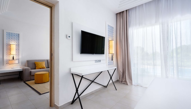 Radisson Blu Resort, Saidia Garden - Suite Junior avec vue sur le golf