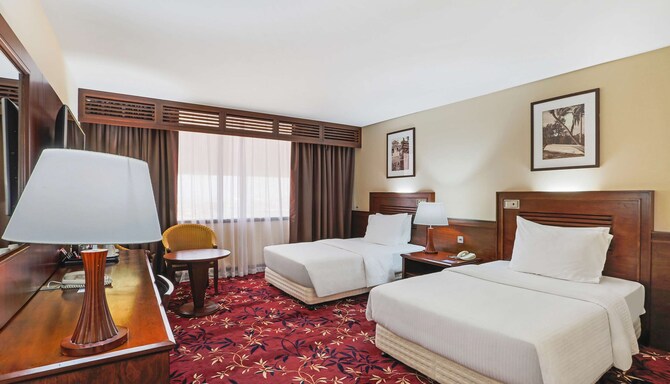 منتجع راديسون بلو، الشارقة - الإمارات العربية المتحدة - غرفة فاخرة في الطابق العلوي وإطلالة على البحر