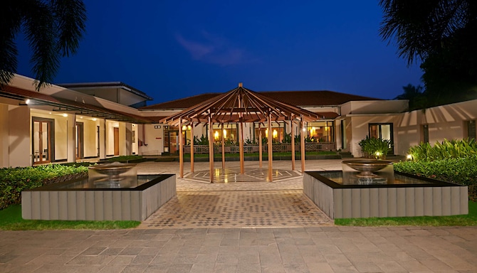 Radisson Blu Resort & Spa - Alibaug, India - Courtyard