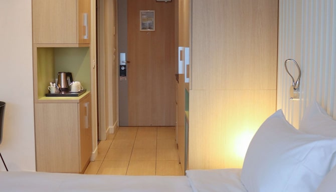 Radisson Blu Resort & Spa, Ajaccio Bay - Guest room kitchen/kitchenette