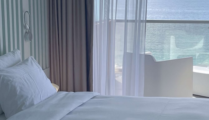 Radisson Blu Resort & Spa, Ajaccio Bay - Premium Room with sea view & balcony