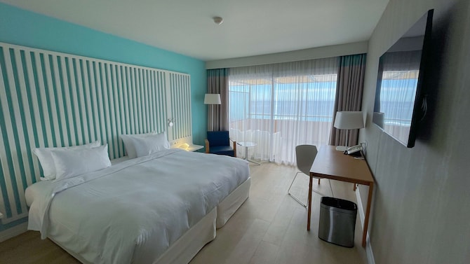Radisson Blu Resort & Spa, Ajaccio Bay - Premium Room with sea view & balcony