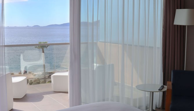 Radisson Blu Resort & Spa, Ajaccio Bay - Family Room with sea view & balcony