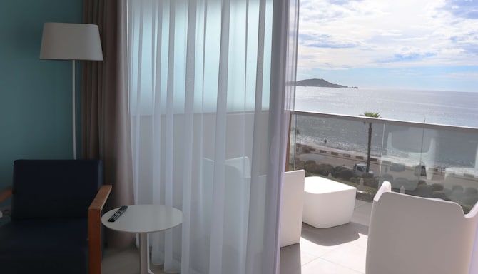 Radisson Blu Resort & Spa, Ajaccio Bay - Superior Room with sea view & balcony