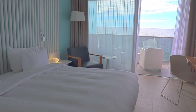 Radisson Blu Resort & Spa, Ajaccio Bay - Superior Room with sea view & balcony