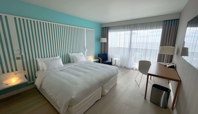 Radisson Blu Resort & Spa, Ajaccio Bay - Superior Room with sea view & balcony