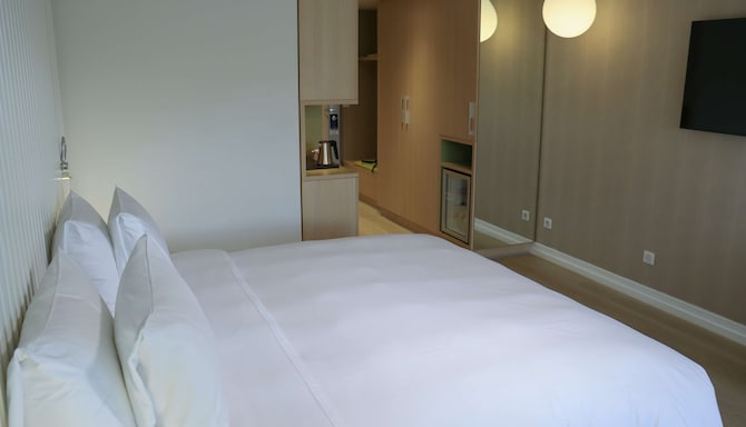 Radisson Blu Resort & Spa, Ajaccio Bay - Standard Room with balcony