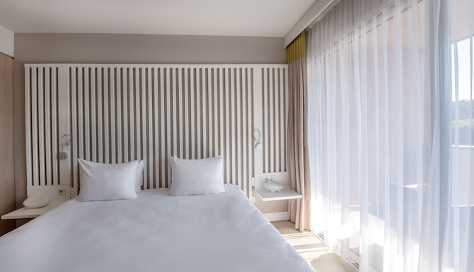 Radisson Blu Resort & Spa, Ajaccio Bay - Standard Room with balcony