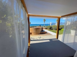 Radisson Blu Resort and Spa, Ajaccio Bay - Outdoor whirlpool bath