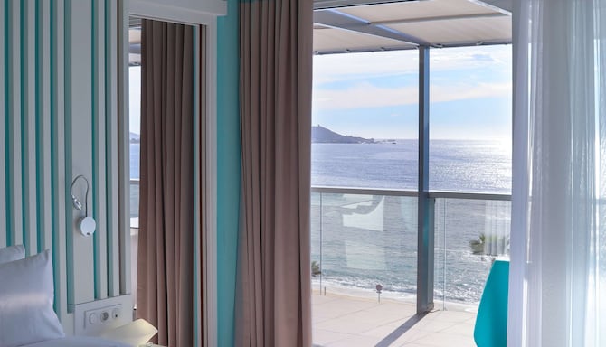 Radisson Blu Resort & Spa, Ajaccio Bay - Suite with sea view & terrace