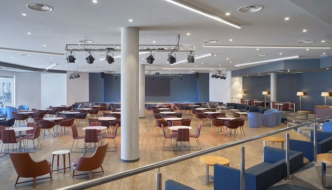 Radisson Blu Resort and Spa, Gran Canaria Mogan - Entertainment Room and Bar