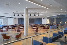 Radisson Blu Resort and Spa, Gran Canaria Mogan – Entertainment Room & Bar