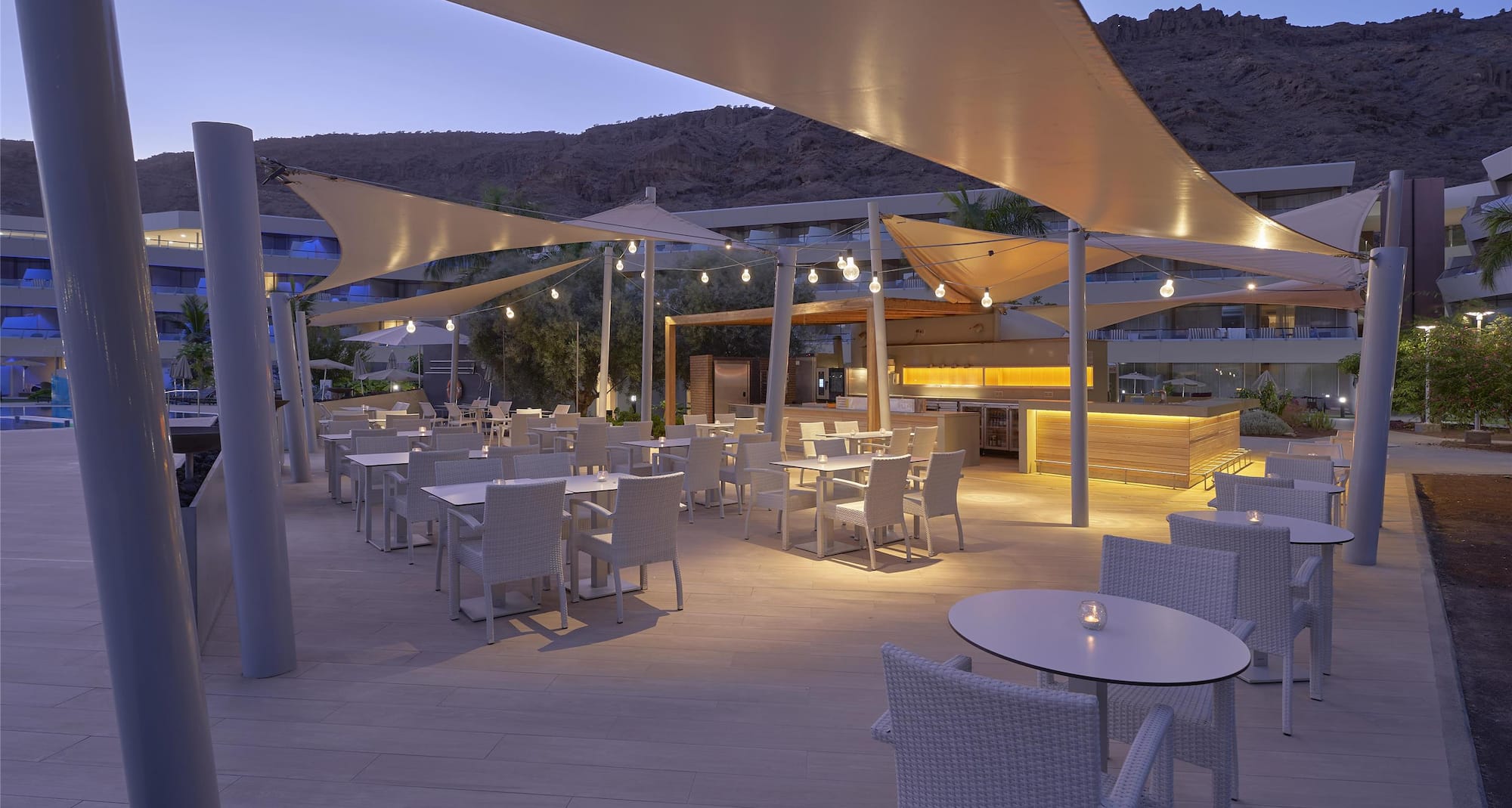 Radisson Blu Resort and Spa, Gran Canaria Mogan - Pool Lounge
