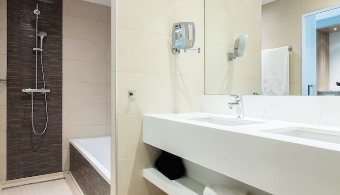 Radisson Blu Resort & Spa, Gran Canaria Mogan - Værelse på badeværelset