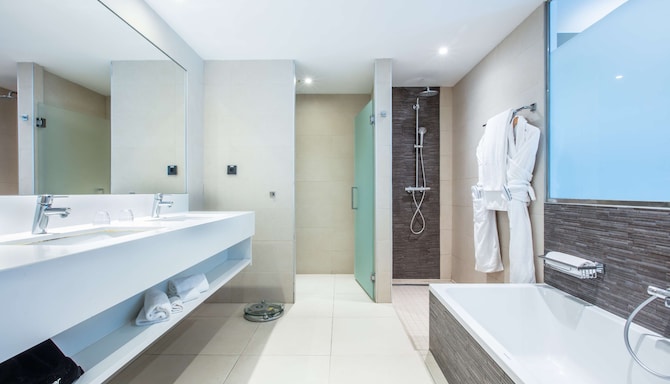 Radisson Blu Resort & Spa, Gran Canaria Mogan - Værelse på badeværelset