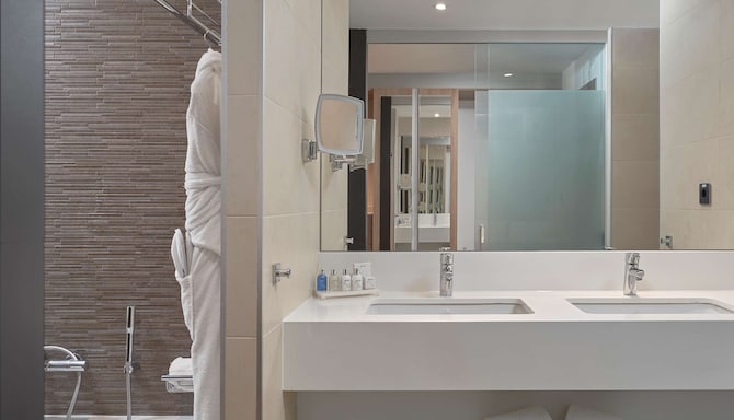 Radisson Blu Resort & Spa, Gran Canaria Mogan - Værelse på badeværelset