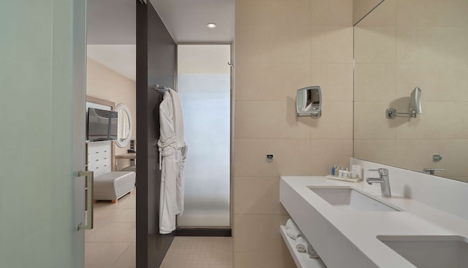 Radisson Blu Resort & Spa, Gran Canaria Mogan - Værelse på badeværelset