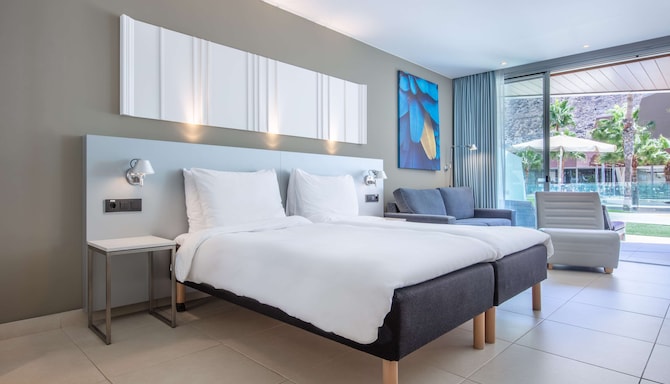 Radisson Blu Resort & Spa, Gran Canaria Mogan - Superior Room Pool Access
