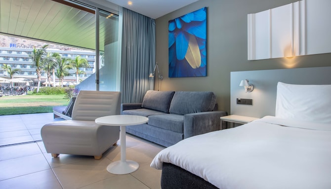 Radisson Blu Resort & Spa, Gran Canaria Mogan - Superior Room Pool View