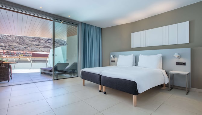 Radisson Blu Resort & Spa, Gran Canaria Mogan - Familiy Room with Balcony
