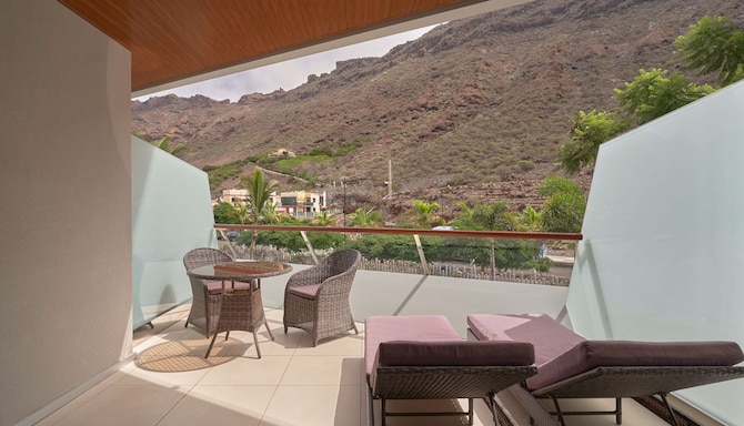 Gran Canaria hotels, rooms in Puerto de Mogan | Radisson Blu Resort