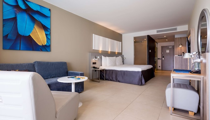Hotel Near Puerto de Mogan, Gran Canaria | Radisson Blu Resort