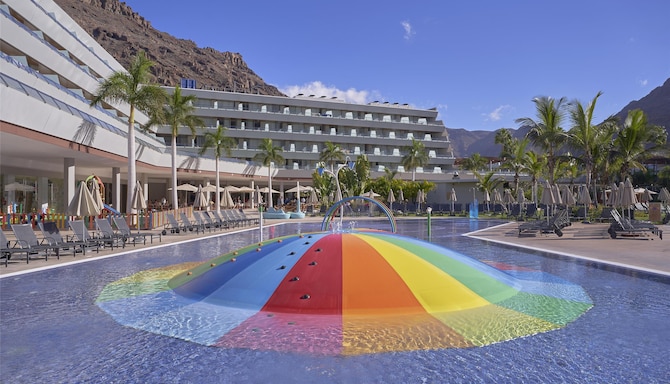 Radisson Blu Resort and Spa, Gran Canaria Mogan - Splash Pool