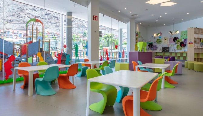 Radisson Blu Resort & Spa, Gran Canaria Mogan - VIC Kid's Club