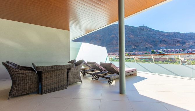 Radisson Blu Resort & Spa, Gran Canaria Mogan - Suite 3 Bedrooms - Balcony