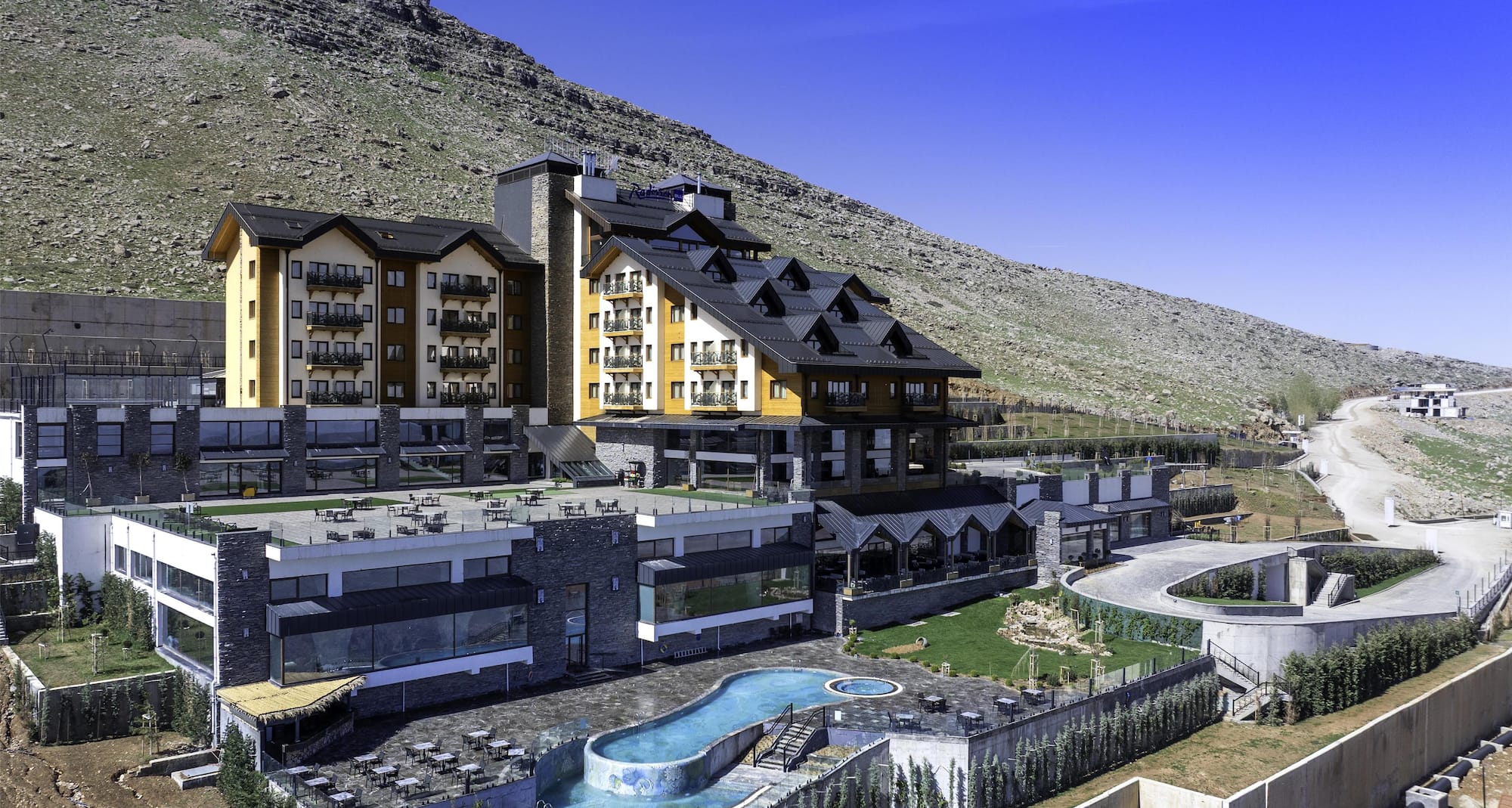 Radisson Blu Resort & Spa, Korek Mountain - منظر الواجهة الخارجية