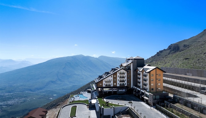 Radisson Blu Resort & Spa, Korek Mountain - Summer Exterior