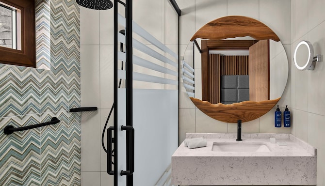 Radisson Blu Resort & Spa, Korek Mountain - Two Bedroom Suite Bathroom
