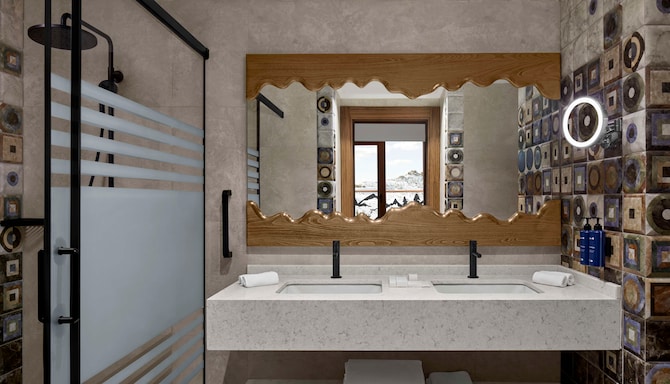 Radisson Blu Resort & Spa, Korek Mountain - One Bedroom Suite Bathroom