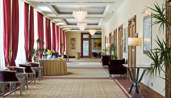 Foyer des Ballsaals