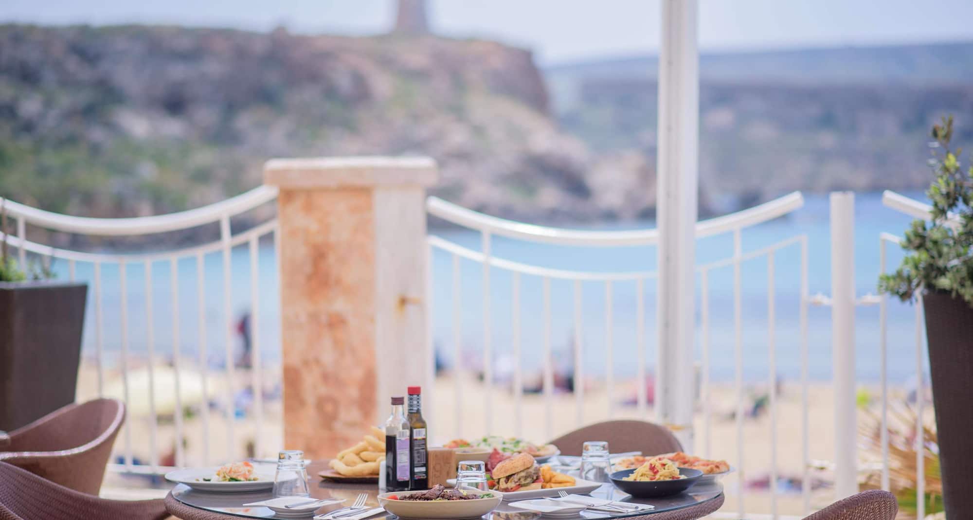 Radisson Blu Resort & Spa, Malta Golden Sands - Lagoon Bar