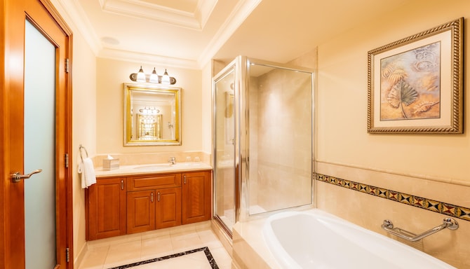 Radisson Blu Resort & Spa, Malta Golden Sands - Two Bedroom Suite Country View bath