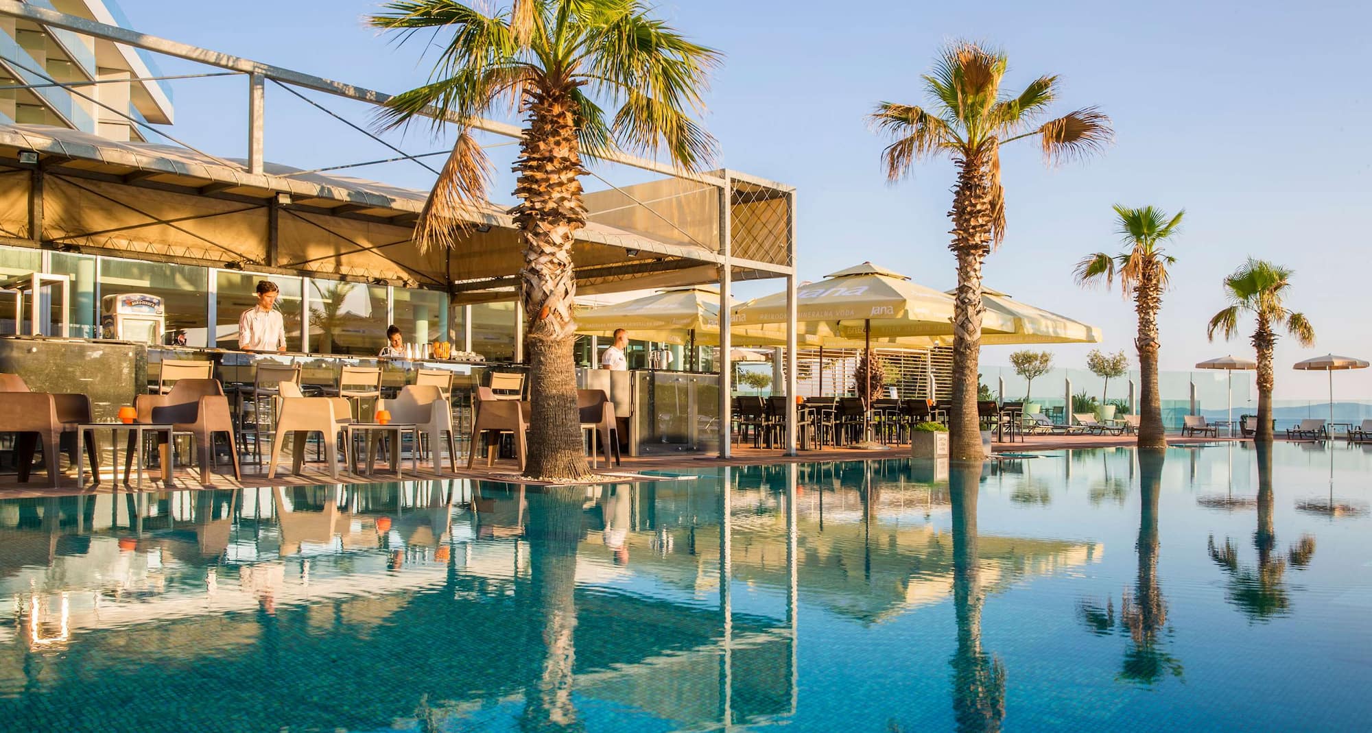 Radisson Blu Resort and Spa, Split - Outdoor Pool - Pool Bar