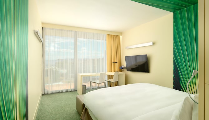 Radisson Blu Resort & Spa, Split - Superior Room City View and Balcony
