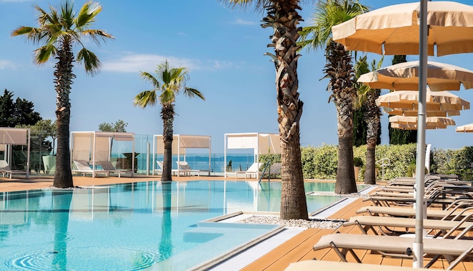 Radisson Blu Resort & Spa, Split - Outdoor pool